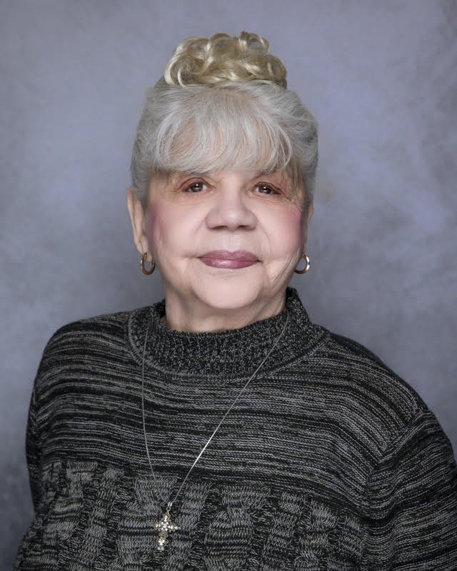 Councilwoman Uzelac poses for photo