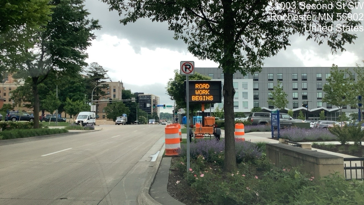 Digital sign announcing "Road Closed Ahead"